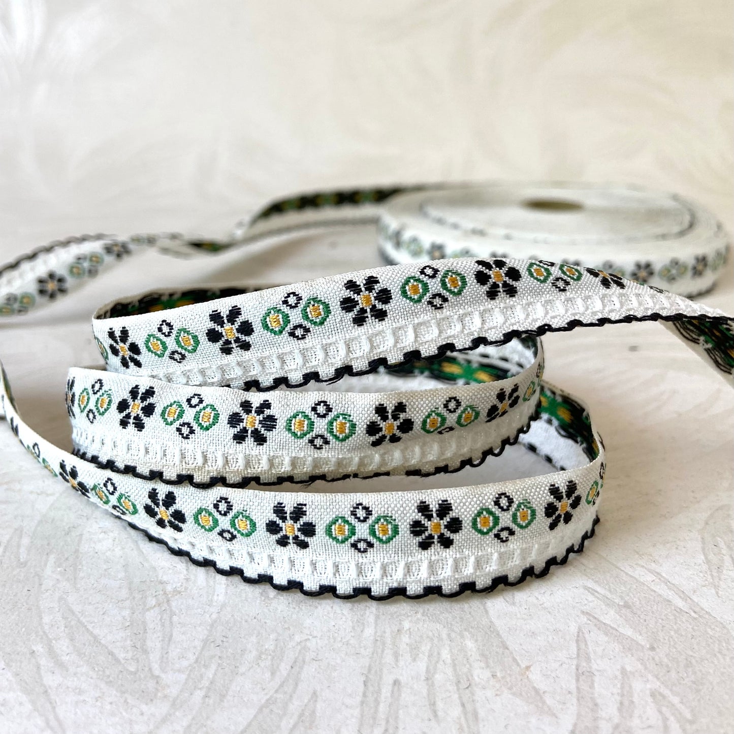 Floral & Circle Jacquard Edging 5/8" - 5 Colorways